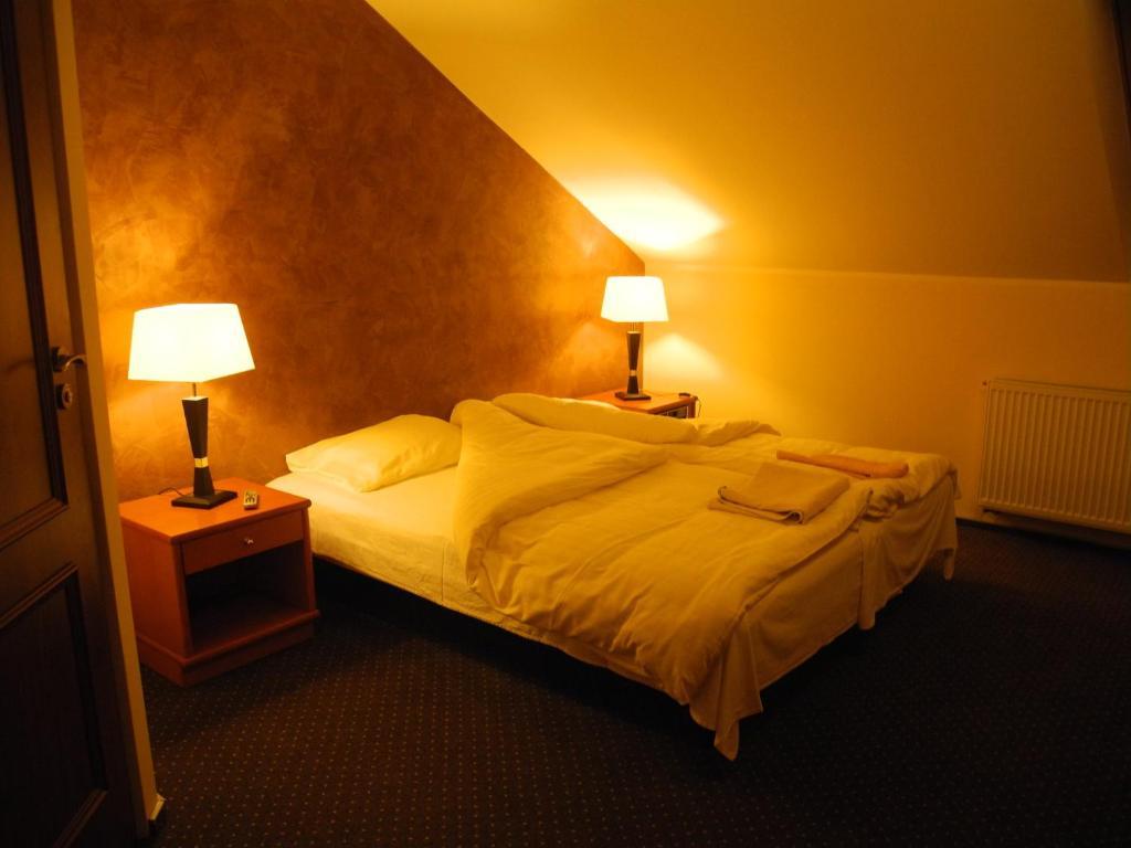 Hotel Stawisko Klaudyn Ngoại thất bức ảnh
